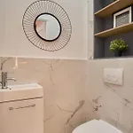 Apartment Center Of Sacre Coeur *