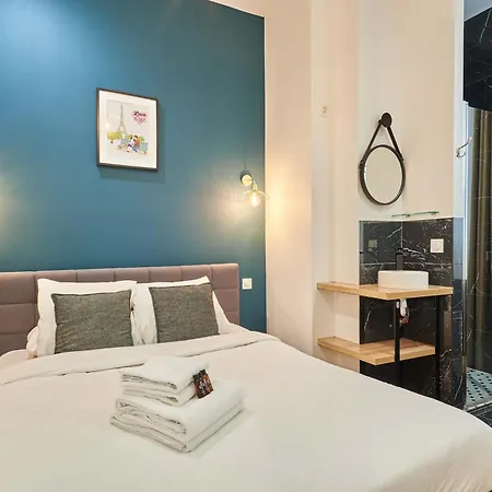 Apartment Center Of Sacre Coeur