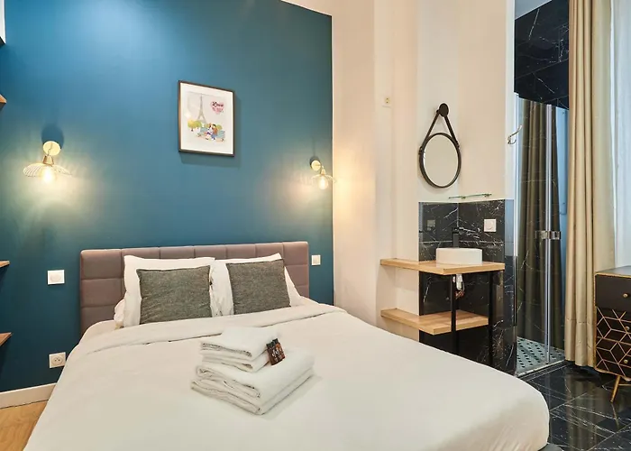 Apartment Center Of Sacre Coeur