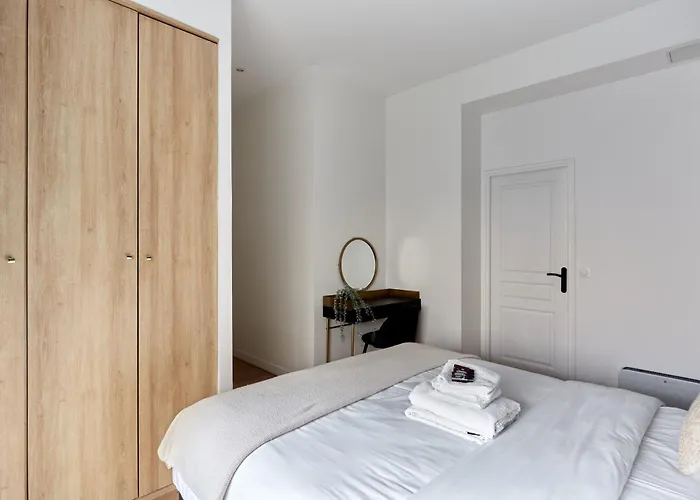 Apartment Center Of Sacre Coeur